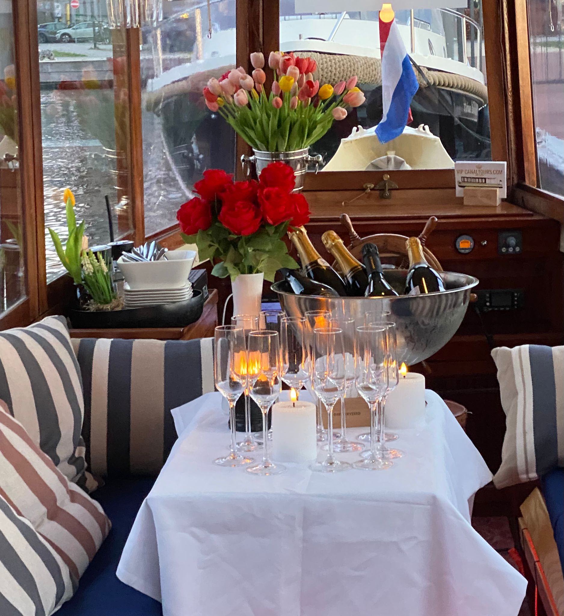 Evening Boat Tour Amsterdam aboard historic salon boat Energie in Amsterdam