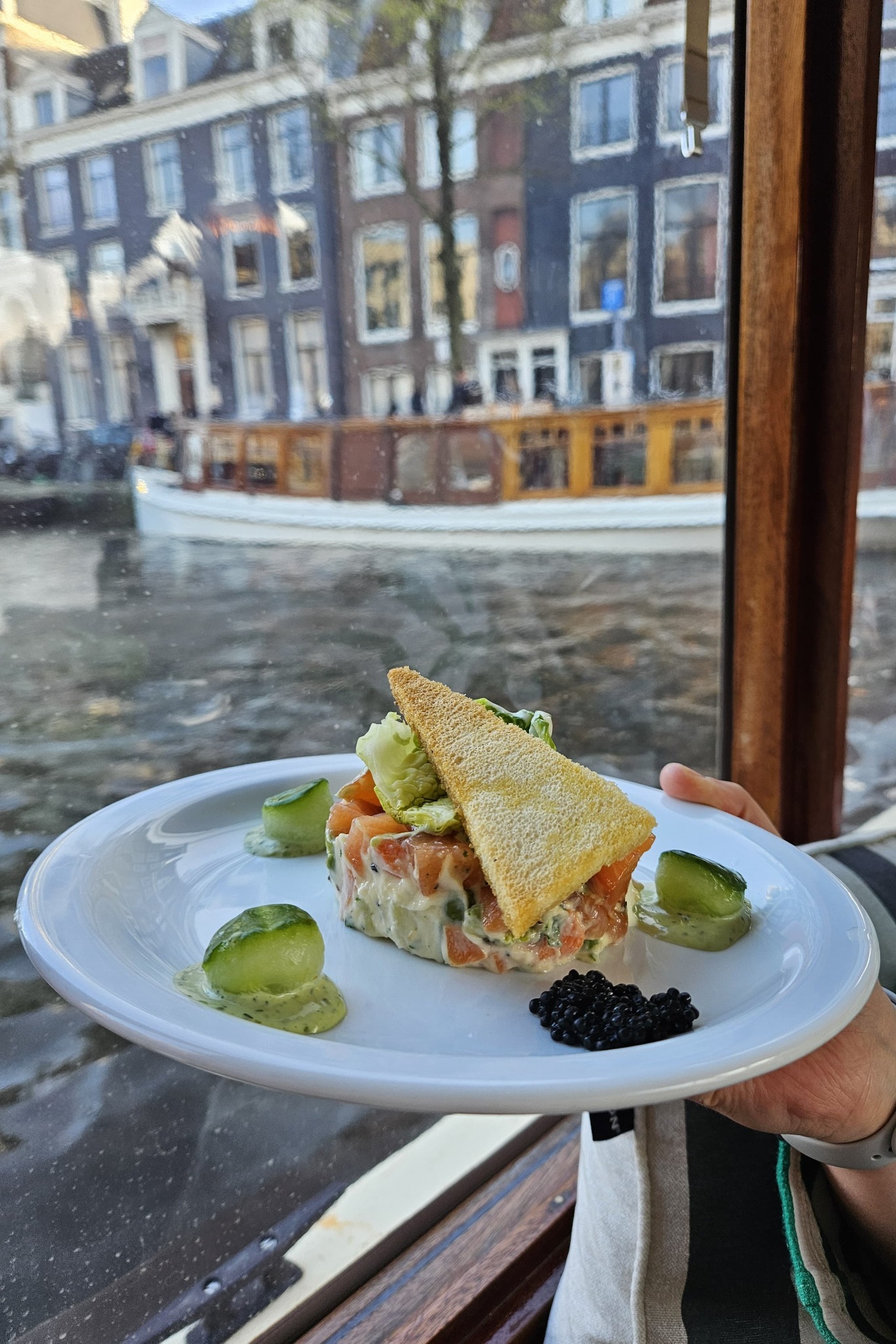 Amsterdam Dinner Boat aboard historic salon boat Energie in Amsterdam