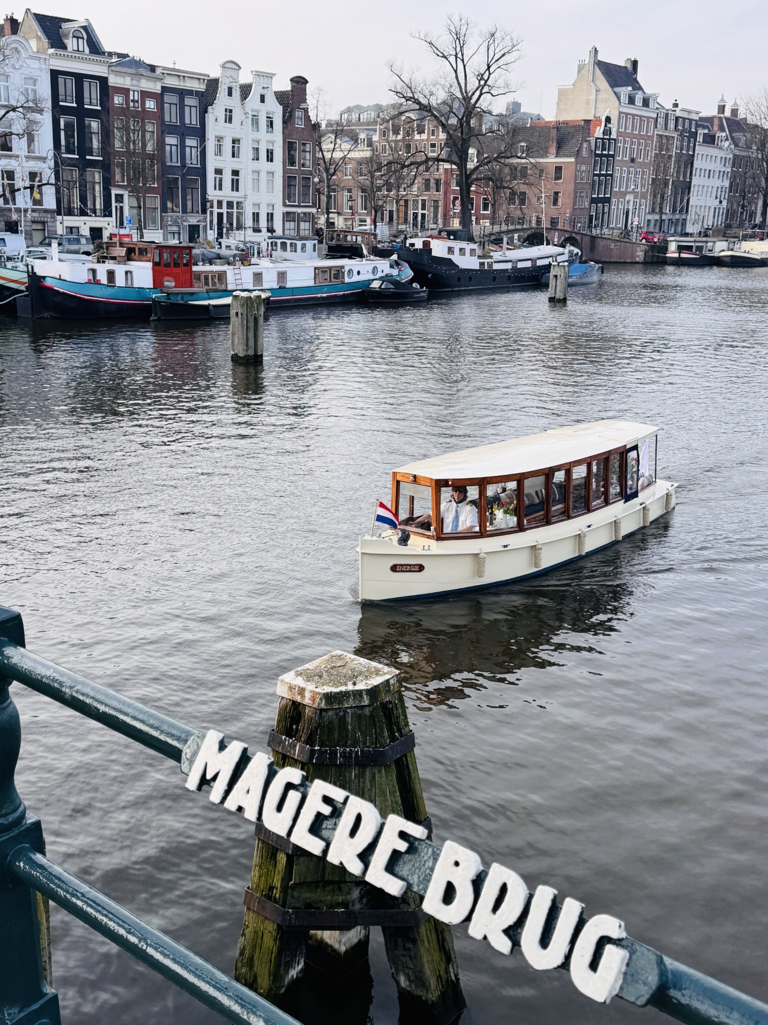 Energie canal boat Amsterdam meeting point