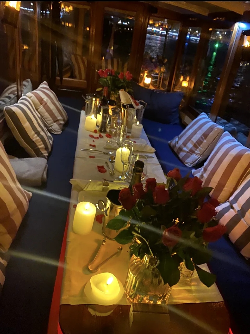 Romantic dinner on salon boat Energie Amsterdam